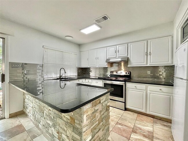 Building Photo - 2445 Settler's Way