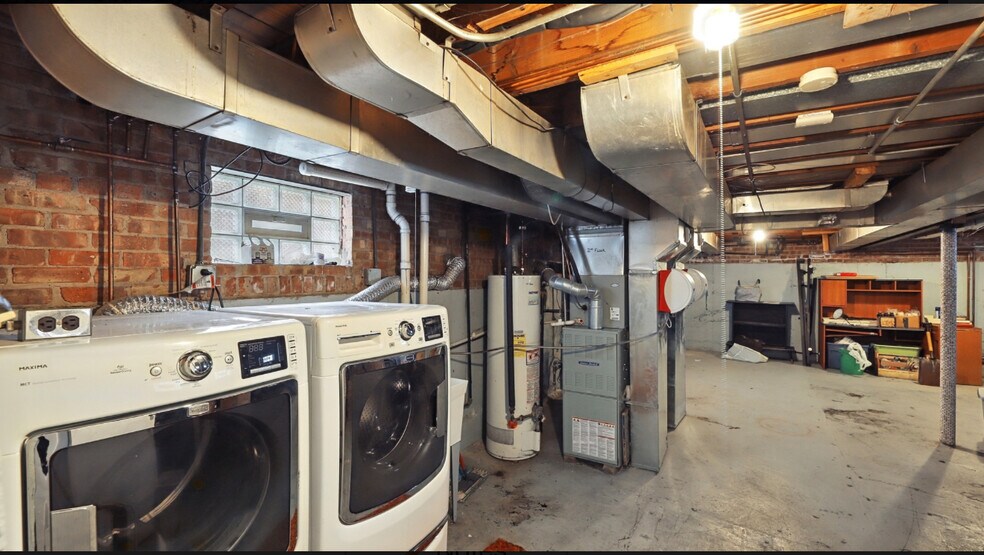 Building Photo - 3313 Jackson St