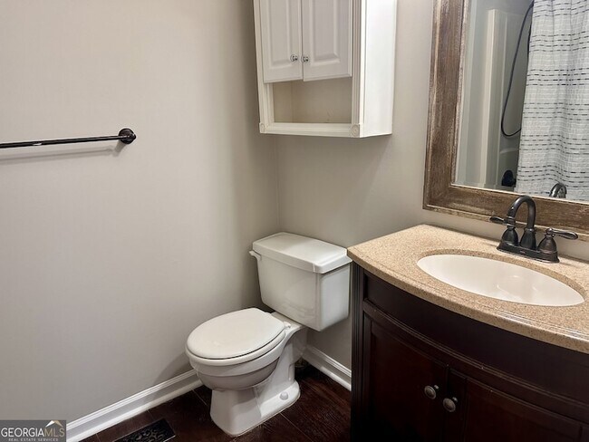 Building Photo - 2290 Fairways Ct