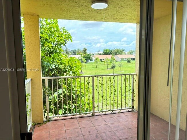 Building Photo - 6292 La Costa Dr