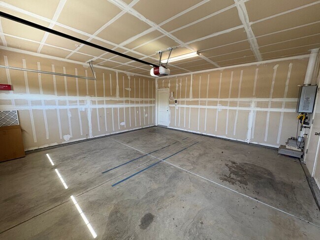 Building Photo - Lennar built home, coming soon!