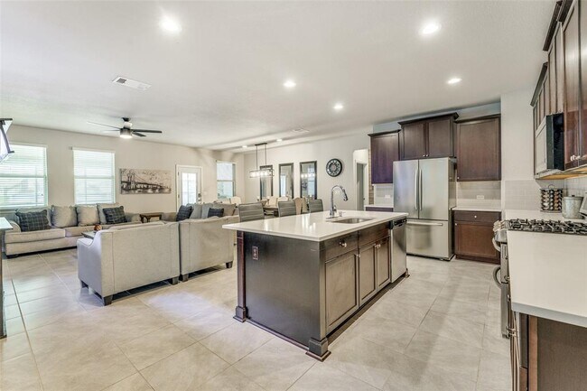 Building Photo - 5921 Lehman Way