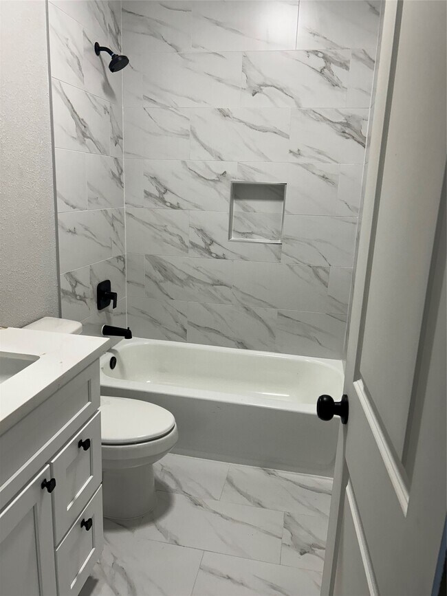 Building Photo - 9914-9918 Fillmore St