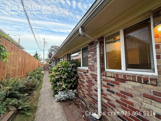 Building Photo - 3204 NE 81st Ave