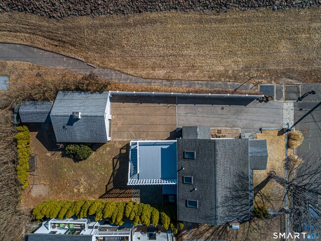 Building Photo - 82 Rippowam Rd