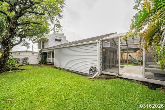 Building Photo - 4 Bed 3 Bath in Kalihi Valley