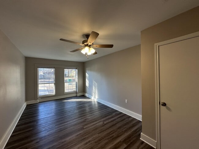 Building Photo - 3702 Sabine Ave