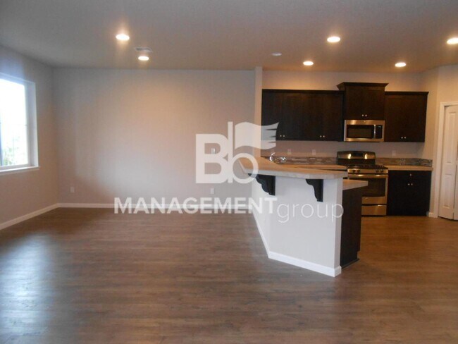 Building Photo - Newer NW Portland/Bethany Home Located In Abby Creek!