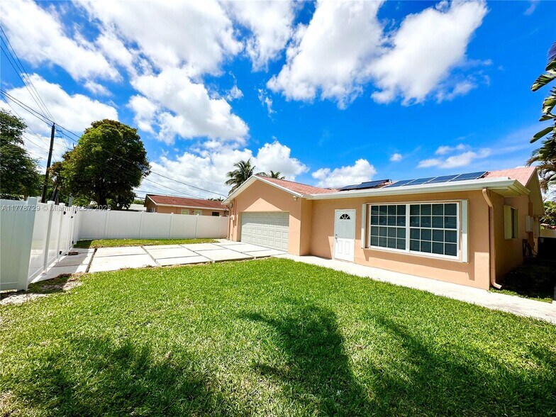 Primary Photo - 206 SE 3rd Pl