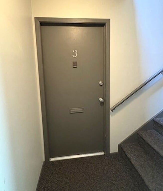 Building Photo - 2 Bedroom Apartment in Holladay!