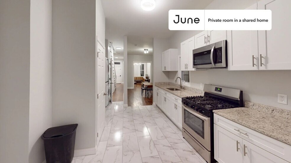 Building Photo - Room in Shared 3 bed/1.5 bath home