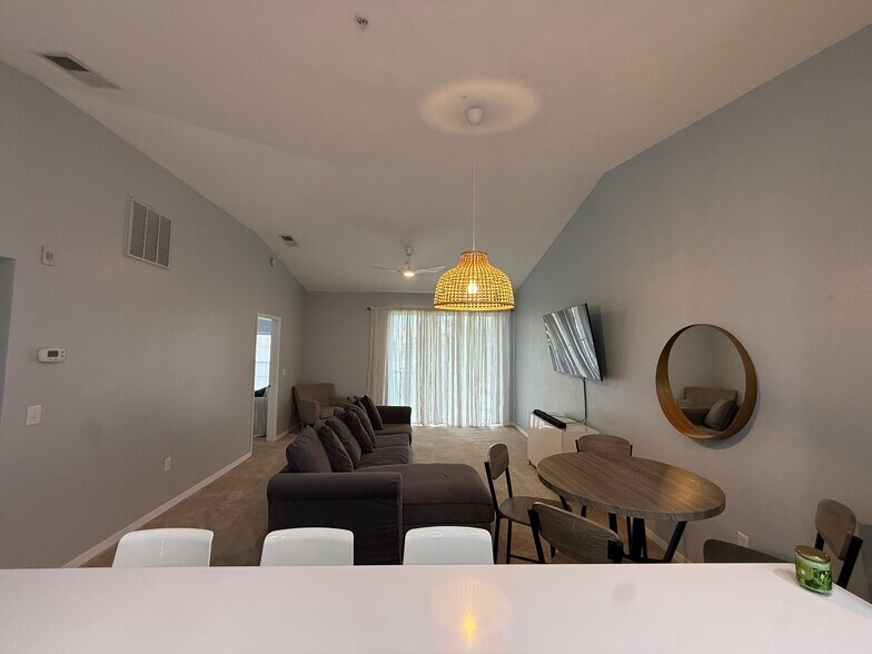 Building Photo - 8389 Wingate Dr