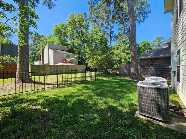 Building Photo - 11223 Burning Tree Dr