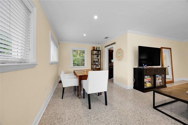 Building Photo - 8141 SW 62nd Ct