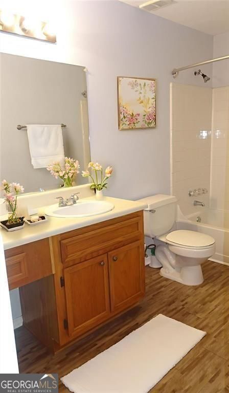 Building Photo - 407 Berkeley Woods Dr