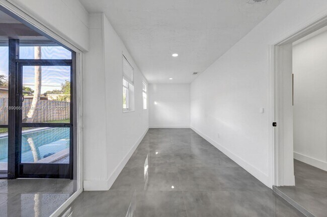 Building Photo - 3210 NW 72nd Way