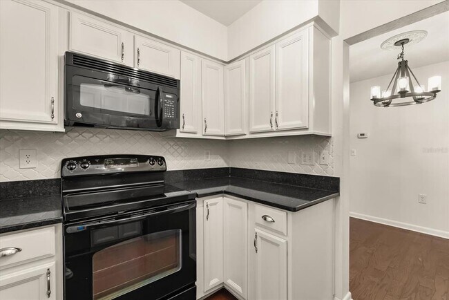 Building Photo - 1140 S Orlando Ave