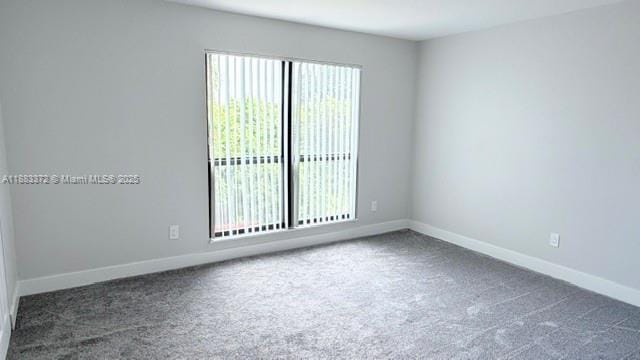 Building Photo - 811 Sandtree Dr