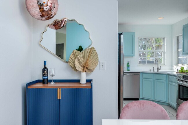 Building Photo - 1136 9th Square