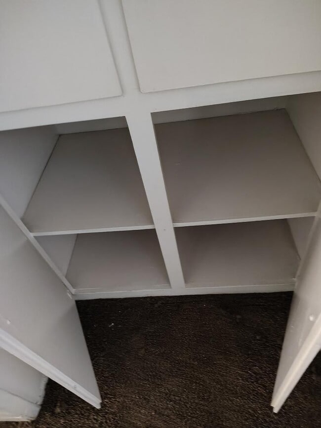 Building Photo - CANTER #C