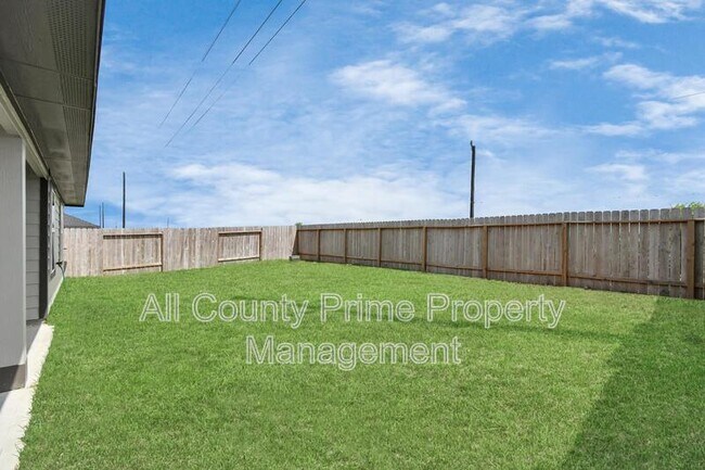Building Photo - 29935 Gallatin River Ln