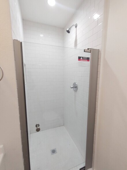 Spacious shower - 10636 Louise Ave