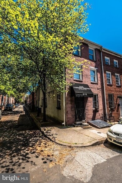 Building Photo - 640 Dover St