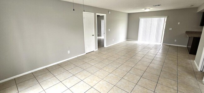 Building Photo - 872 Aspenwood Cir