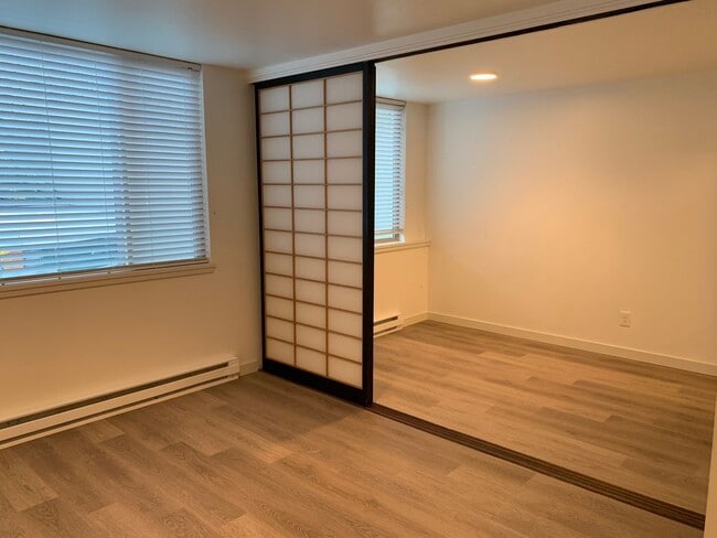 Interior Photo - Val Anne