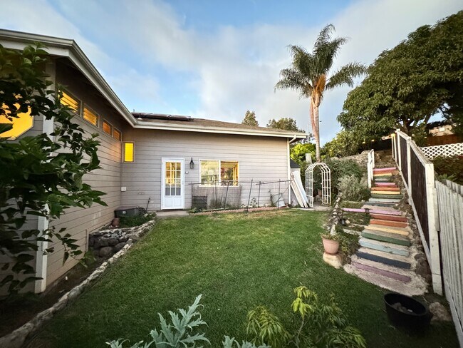 Building Photo - 24 Paliuli Way