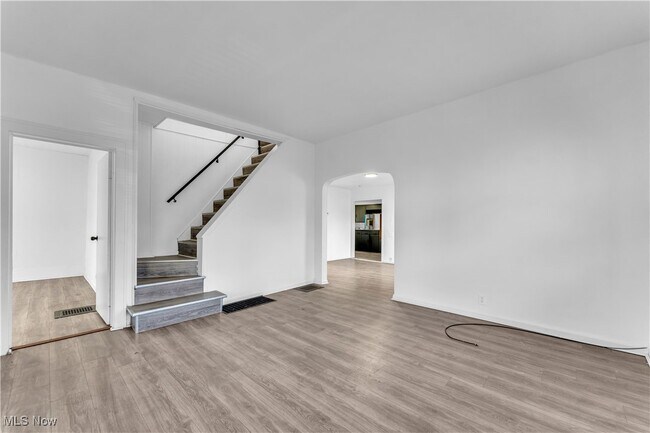 Building Photo - 786 E 156th St