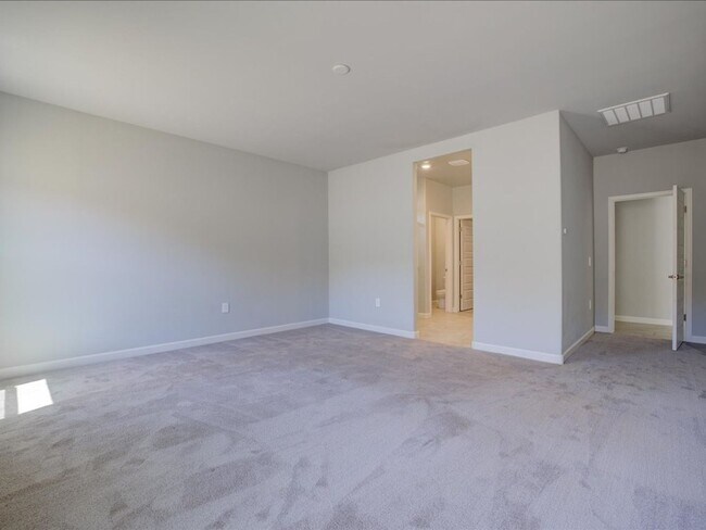 Building Photo - Corona de Tucson 4 Bedroom 2 Bathroom