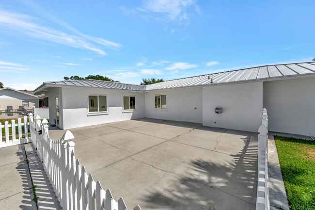 Building Photo - Beautiful 2bed/2bath Home for Rent with St...