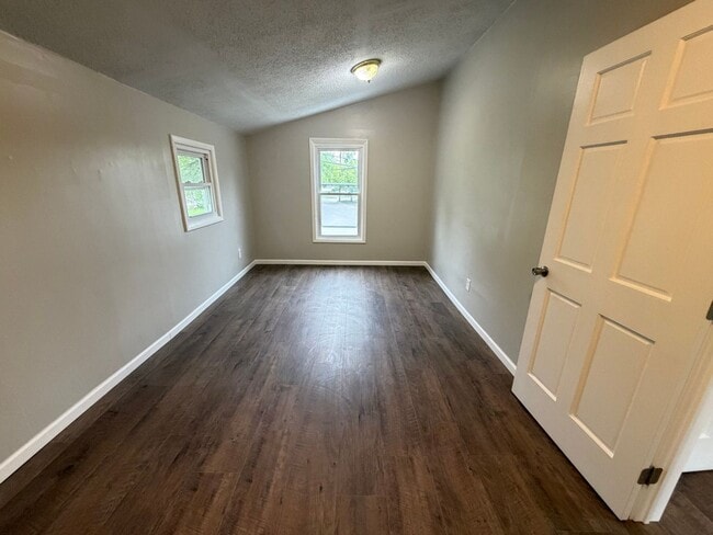 Building Photo - 3 bedroom house