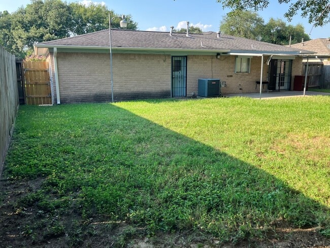 Building Photo - 1315 Peach Spring Dr