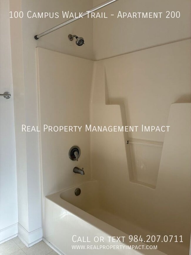 Building Photo - 100 Campus Walk Trl