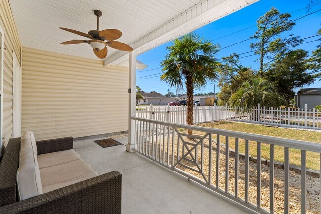 Building Photo - Coastal Living at its Best: Charming 3-Bedroom Near the Beach