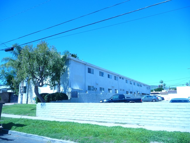 Building Photo - 17713 Kingsbury St