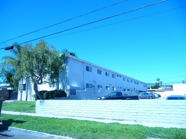 Building Photo - Kingsbury Apartments