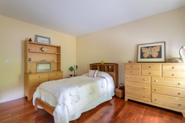 Building Photo - 12 Morningstar Dr