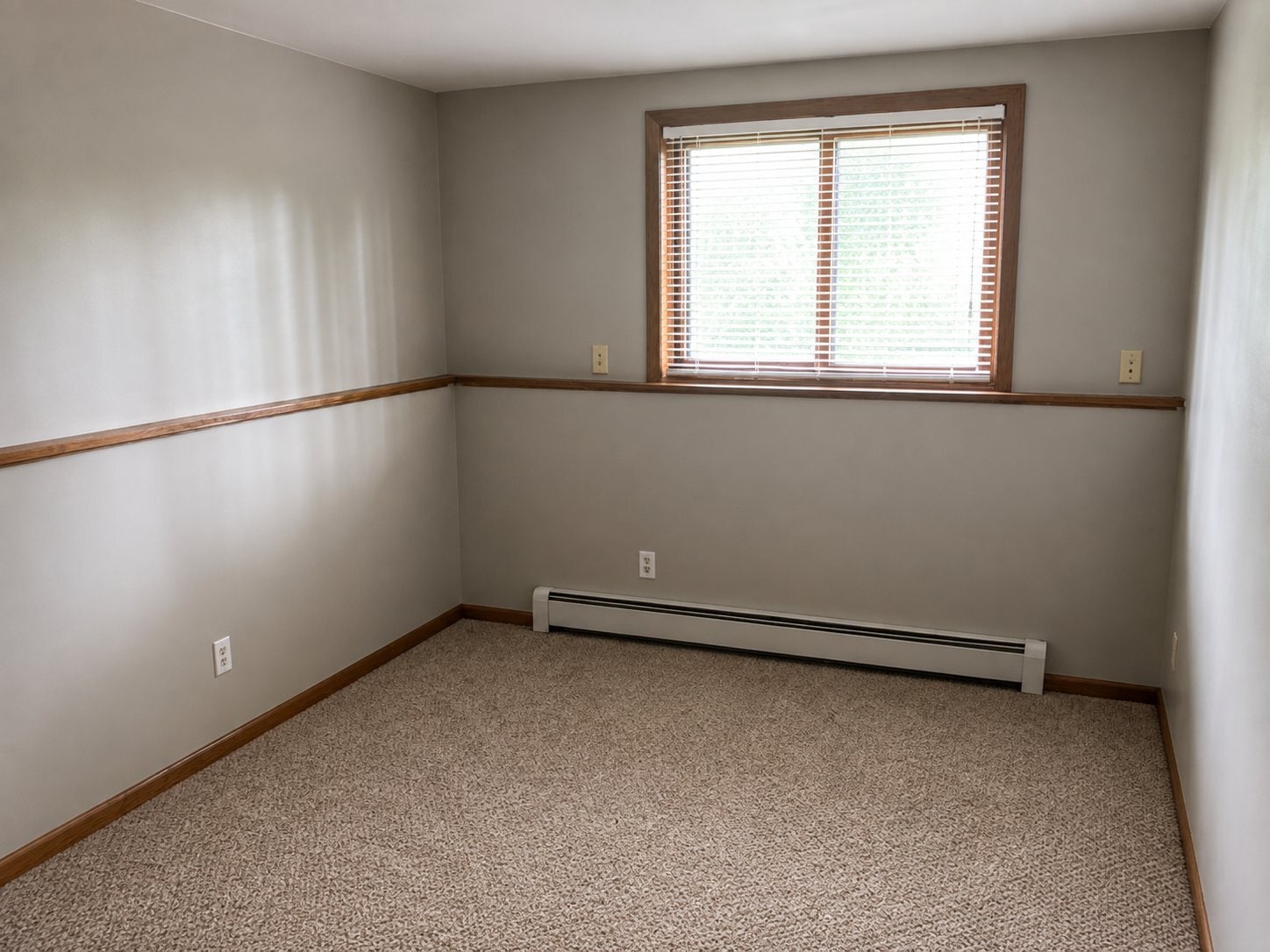 Building Photo - 3320 Rosewood Dr