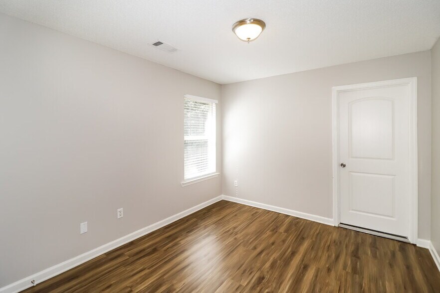 Building Photo - 9236 Lazzini Cove
