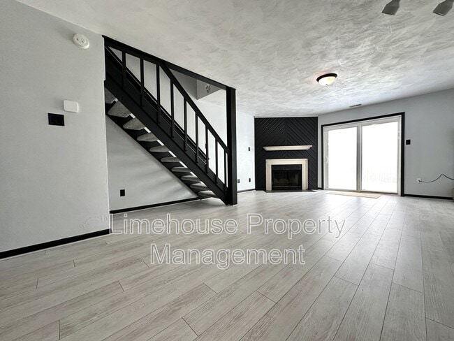 Building Photo - 4005 Salem Terrace