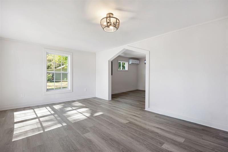 Building Photo - 24 E Iron Belt Rd SE