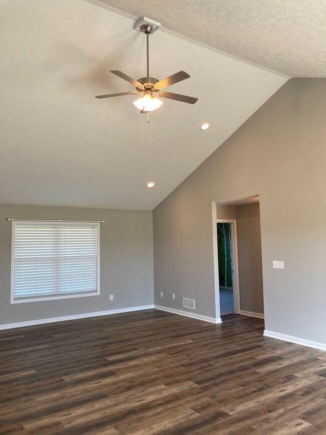 Building Photo - New & Improved Price!