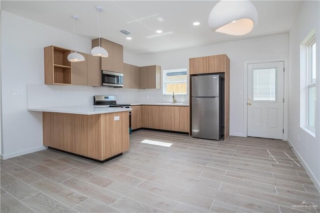 Building Photo - 2709 Brookside Bend St