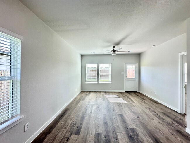 Building Photo - 12026 Curlin Dr