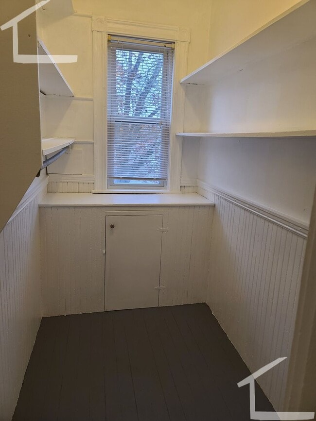 Building Photo - 9/1 No Fee! Spacious 4BR near Oak Sq, Brighton Center, Mass Pike!