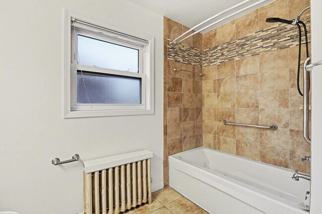 Building Photo - 5959 Newport St