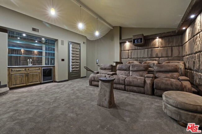 Building Photo - 24366 La Masina Ct